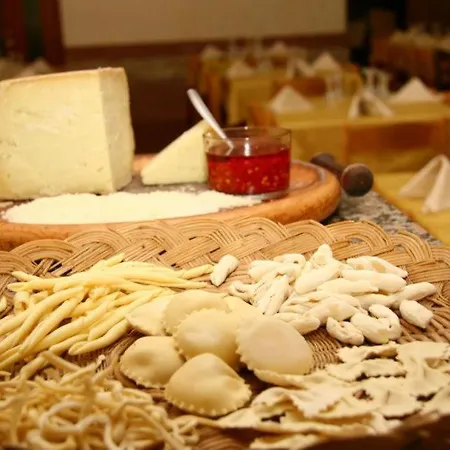 Pino Loricato Hotell Castelluccio Inferiore